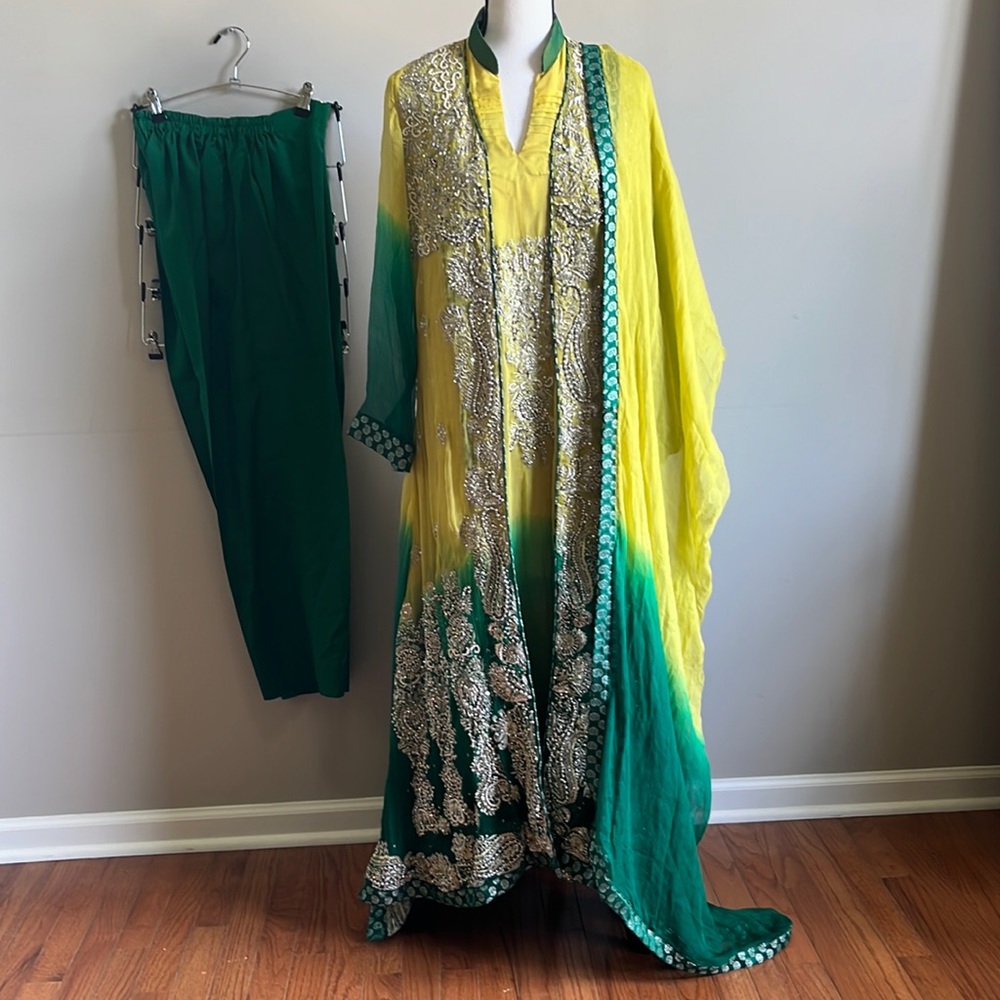 Pakistani, Indian 3 piece high low dress, trousers and dupatta. New